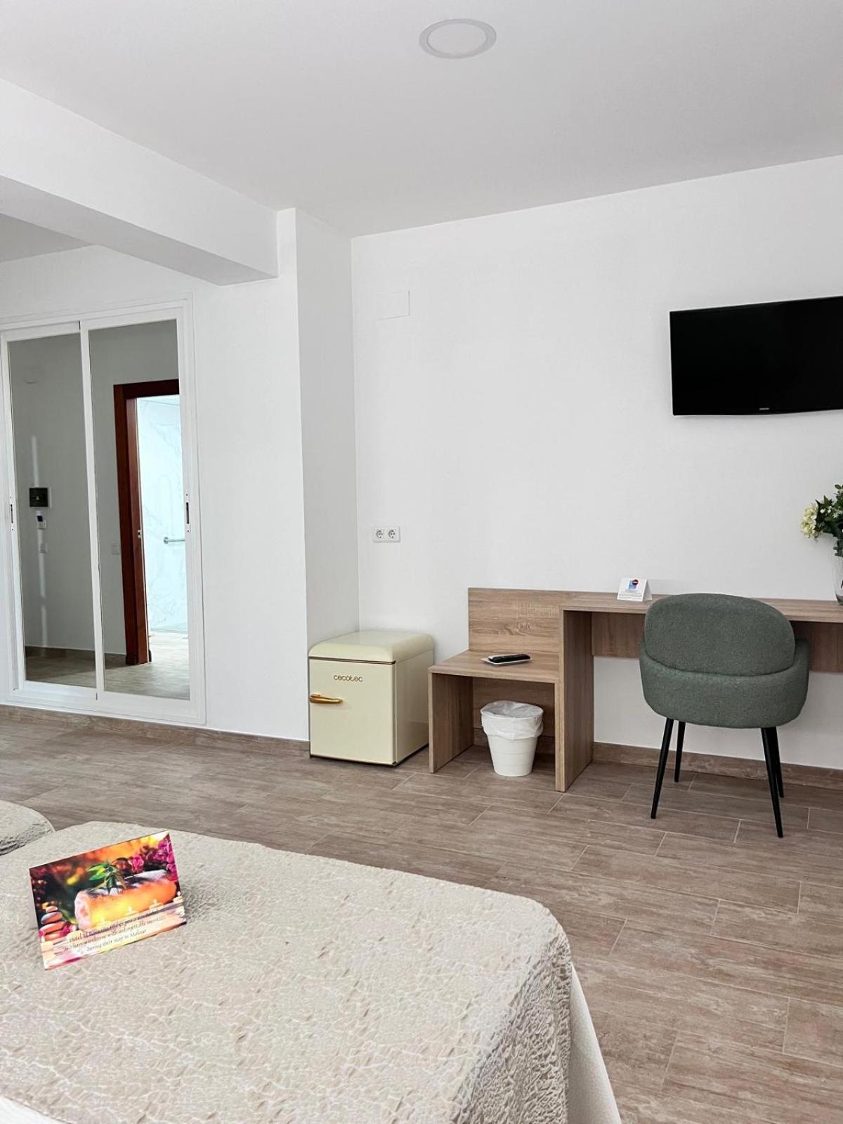 מאלגה Hotel Romerito מראה חיצוני תמונה