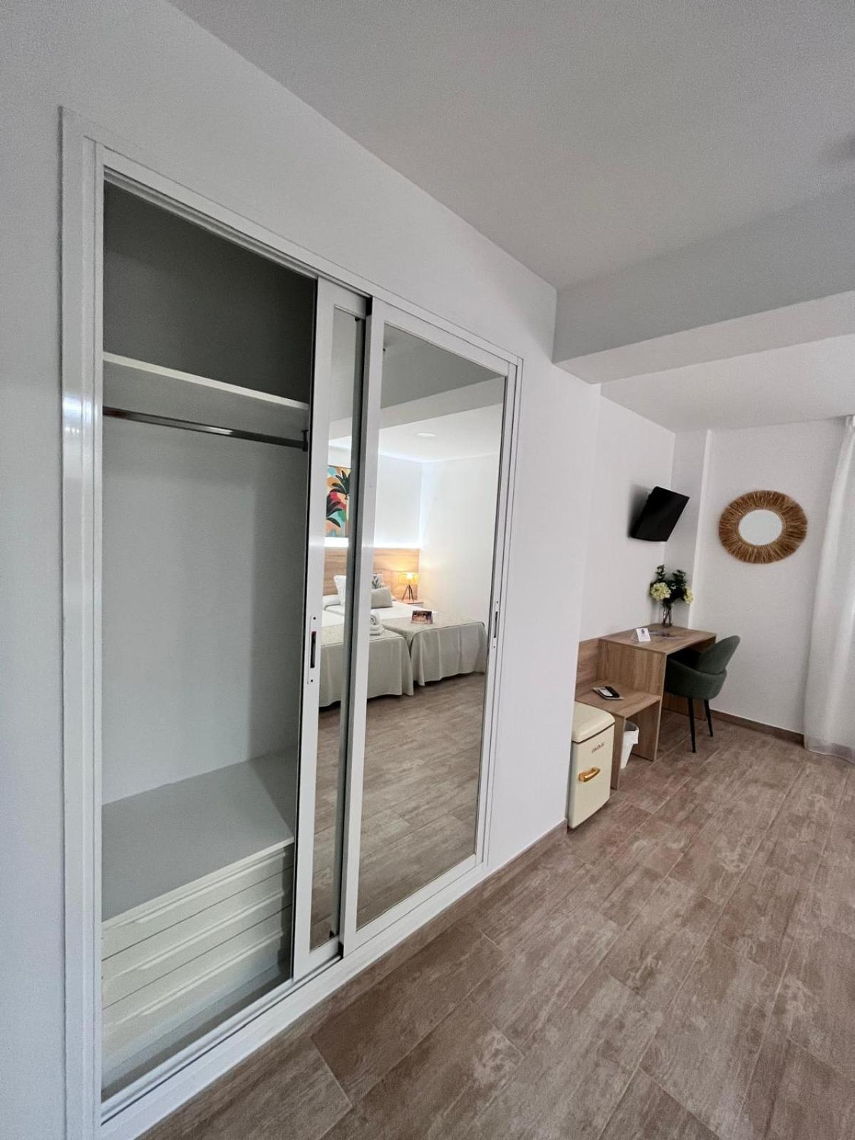 מאלגה Hotel Romerito מראה חיצוני תמונה